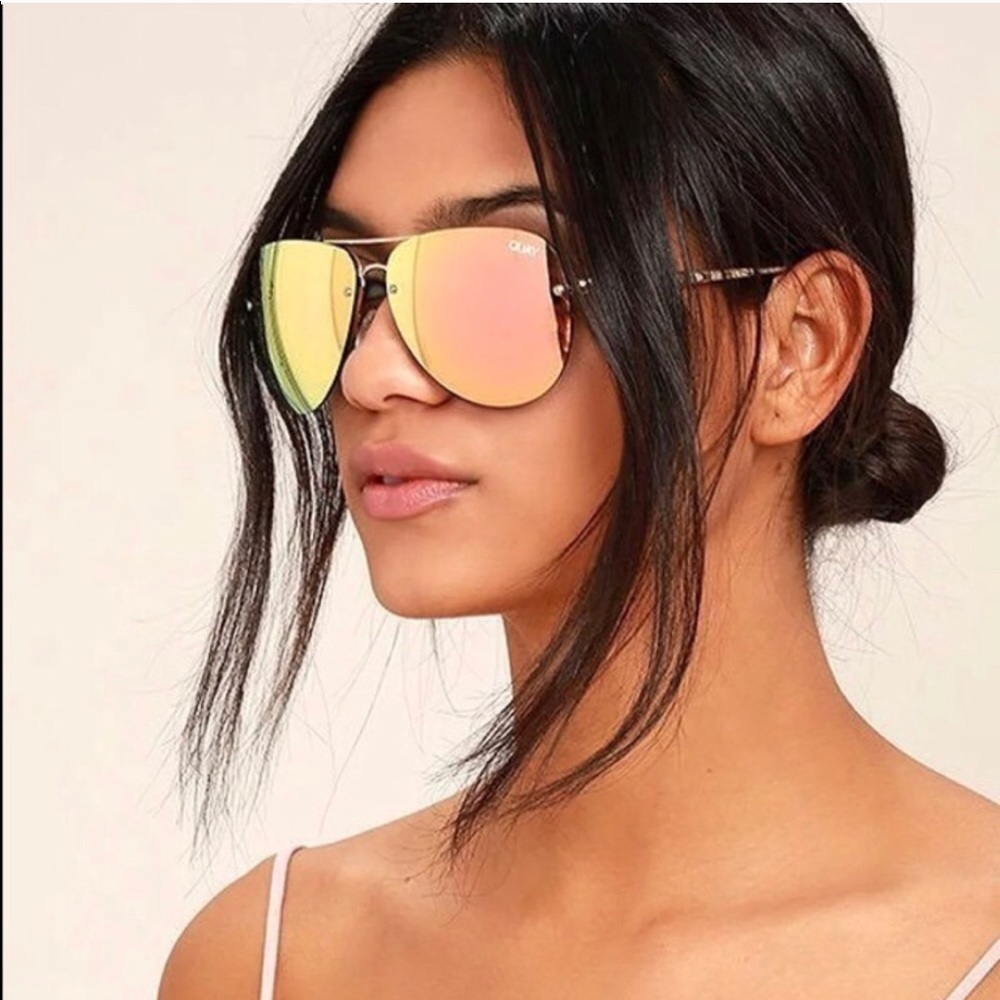 Quay Muse Sunglasses in gold/pink NWT